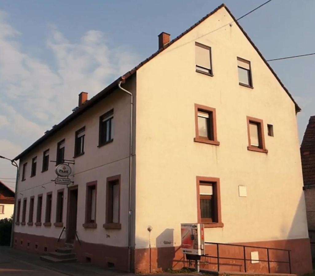 Gasthaus Zum Schloss Lemberg Eksteriør bilde